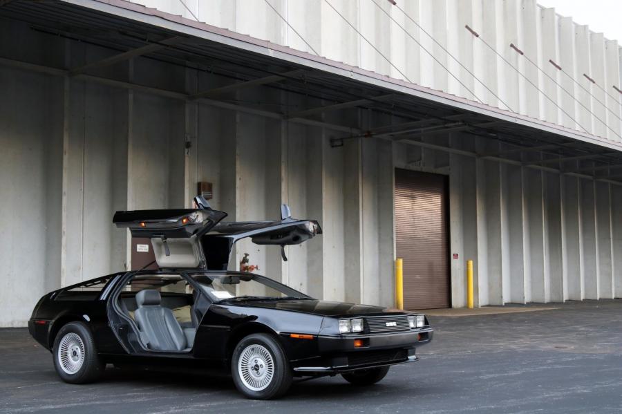  DeLorean DMC-12 in Black 1981 года  (фото 16 из 207)